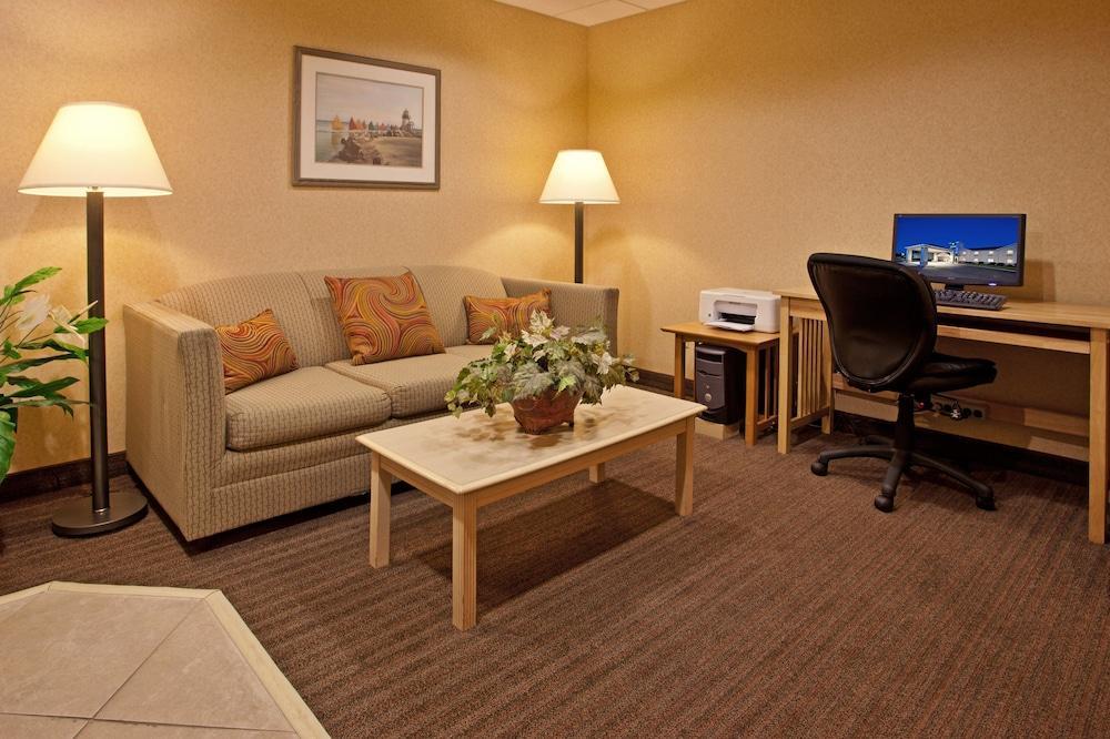 Holiday Inn Express Vermilion By Ihg מראה חיצוני תמונה