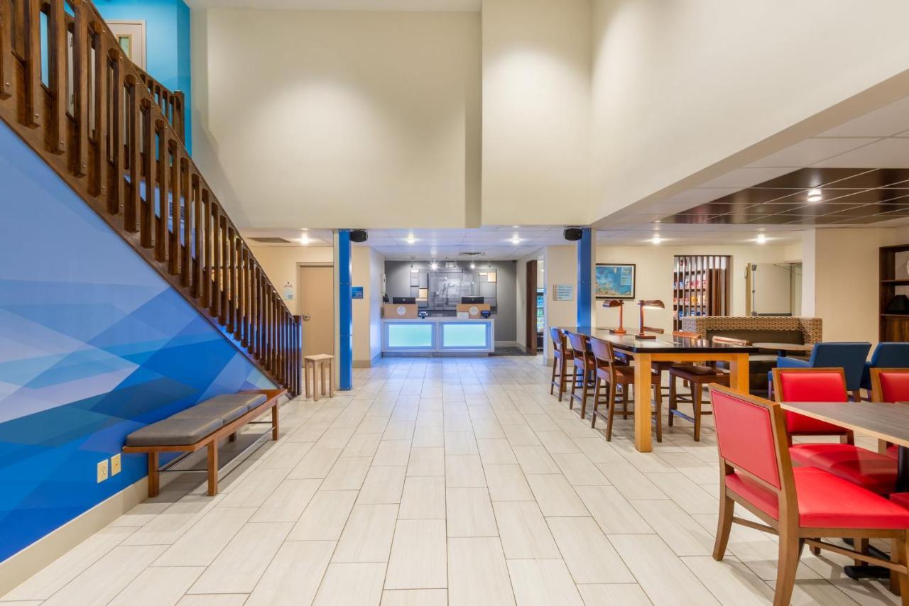 Holiday Inn Express Vermilion By Ihg מראה חיצוני תמונה