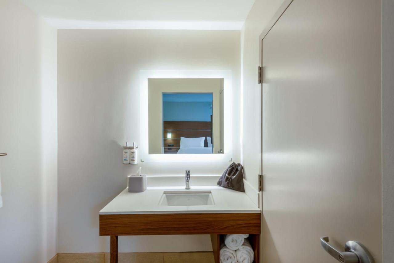 Holiday Inn Express Vermilion By Ihg מראה חיצוני תמונה